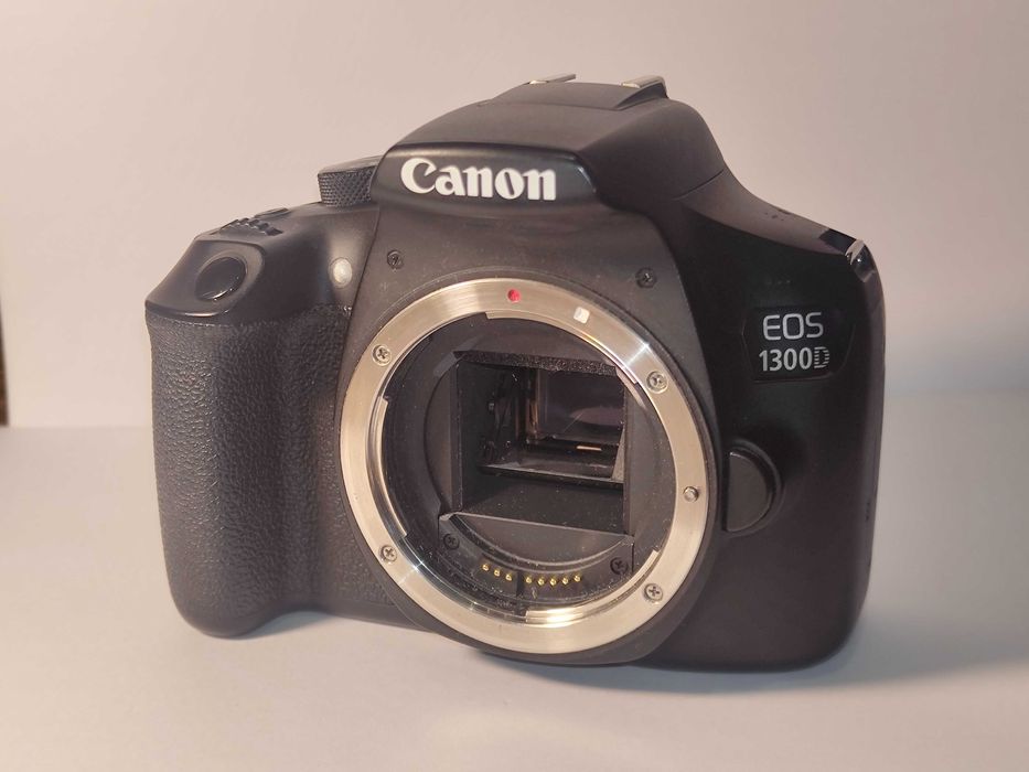 Aparat Foto DSLR Canon EOS 1300d