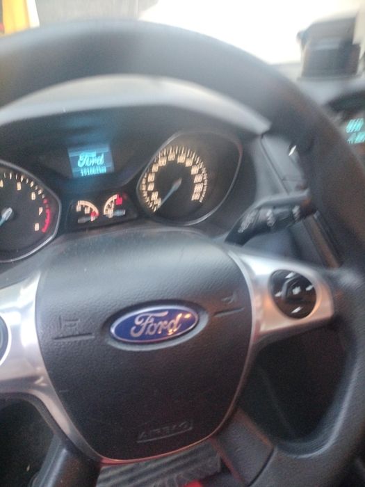 Vând Ford focus M1