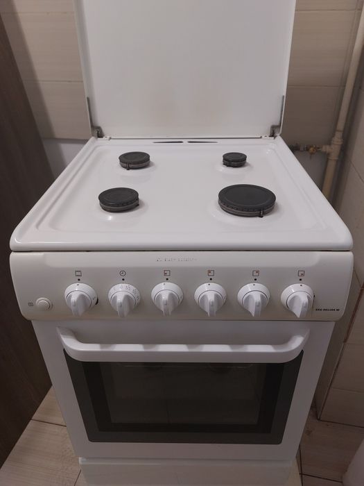 Aragaz Electrolux EKG501104W , 4 arzatoare, Gaz, Ceas avertizor, Alb