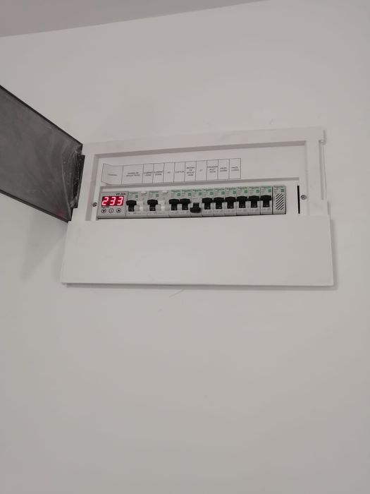 Electrician ANRE - Case, blocuri, hale si Magazine.  Preturi mici