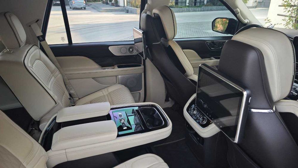 Lincoln Navigator 3.5 AT 4WD Black Label, цвет салона "Шале"