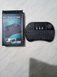 Mini Tastatura Wireless Iluminata cu Touchpad, Reincarcabila