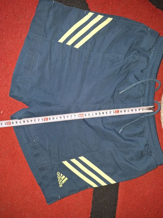 sort adidas M cu buzunare-30 lei