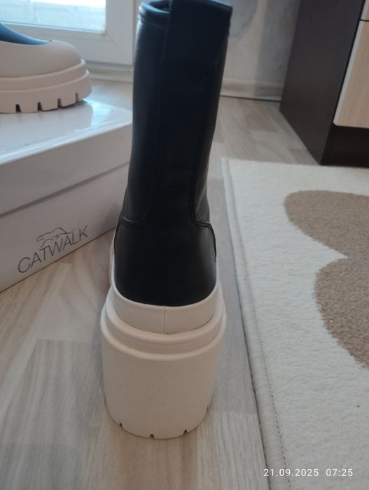 Catwalk нови дамски боти