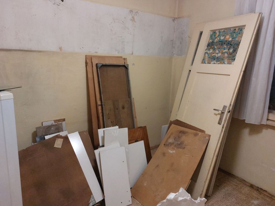 Подаряват се здрава секции,легла и плоскости