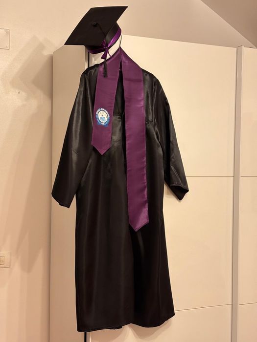 Inchiriere/Vanzare toci, robe si esarfe absolvire