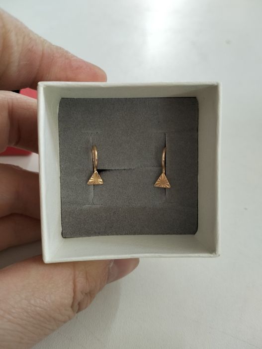 Продам детские сережки