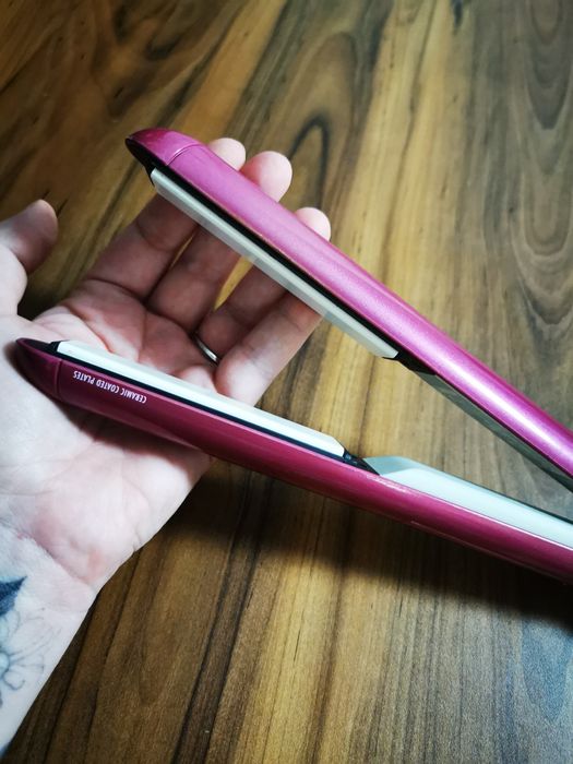 Placa de îndreptat parul GRUNDIG