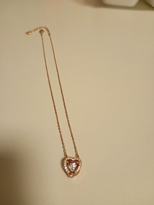 Lanț Swarovski in forma de inimioara cu piatra