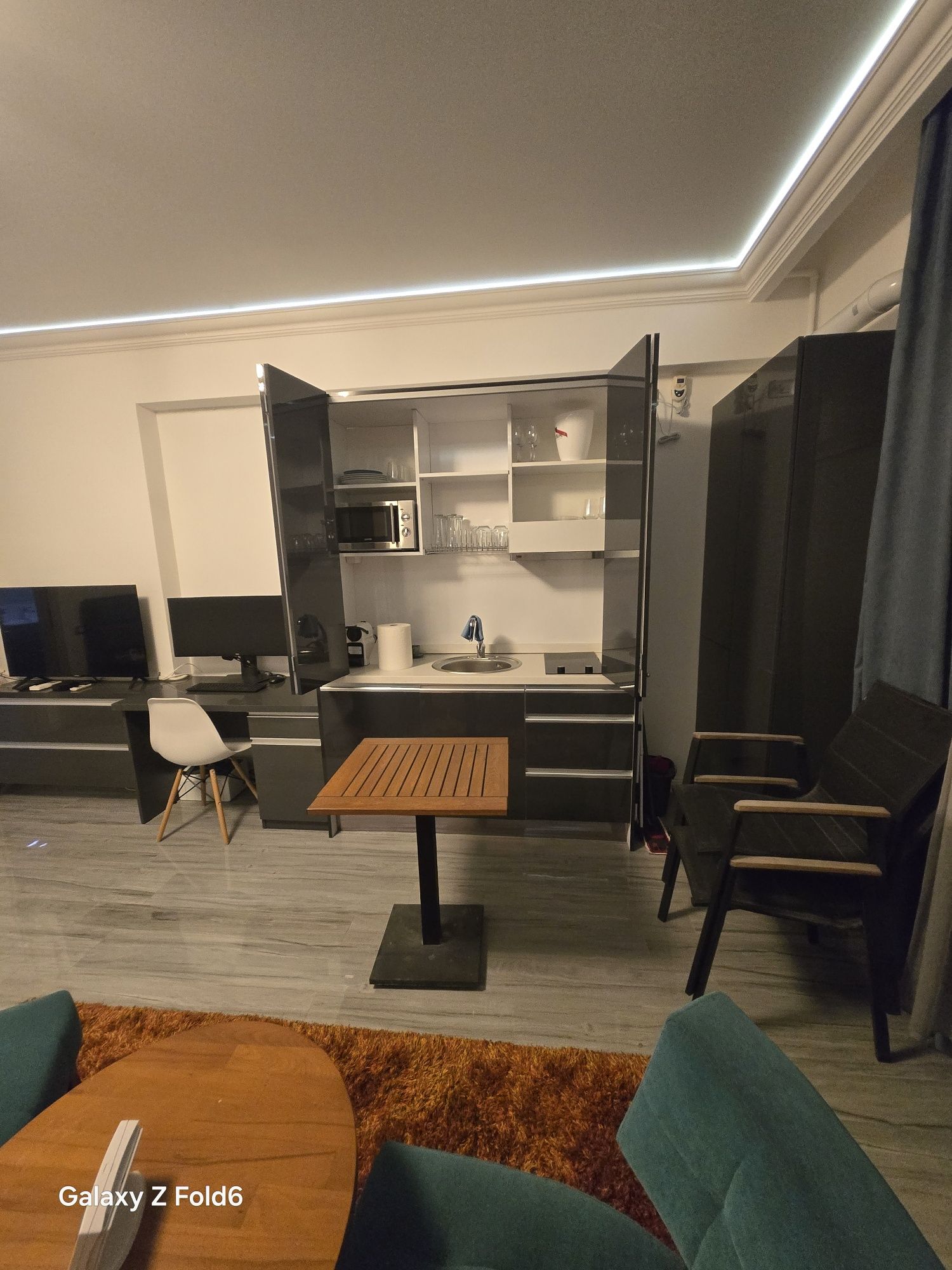 Studio de vânzare în Mamaia Nord  White tower