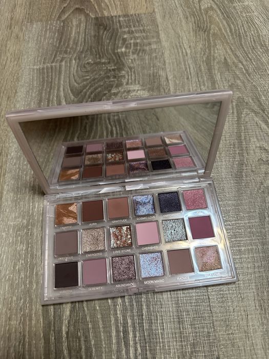Сенки палитра Kiko Milano, HudaBeauty