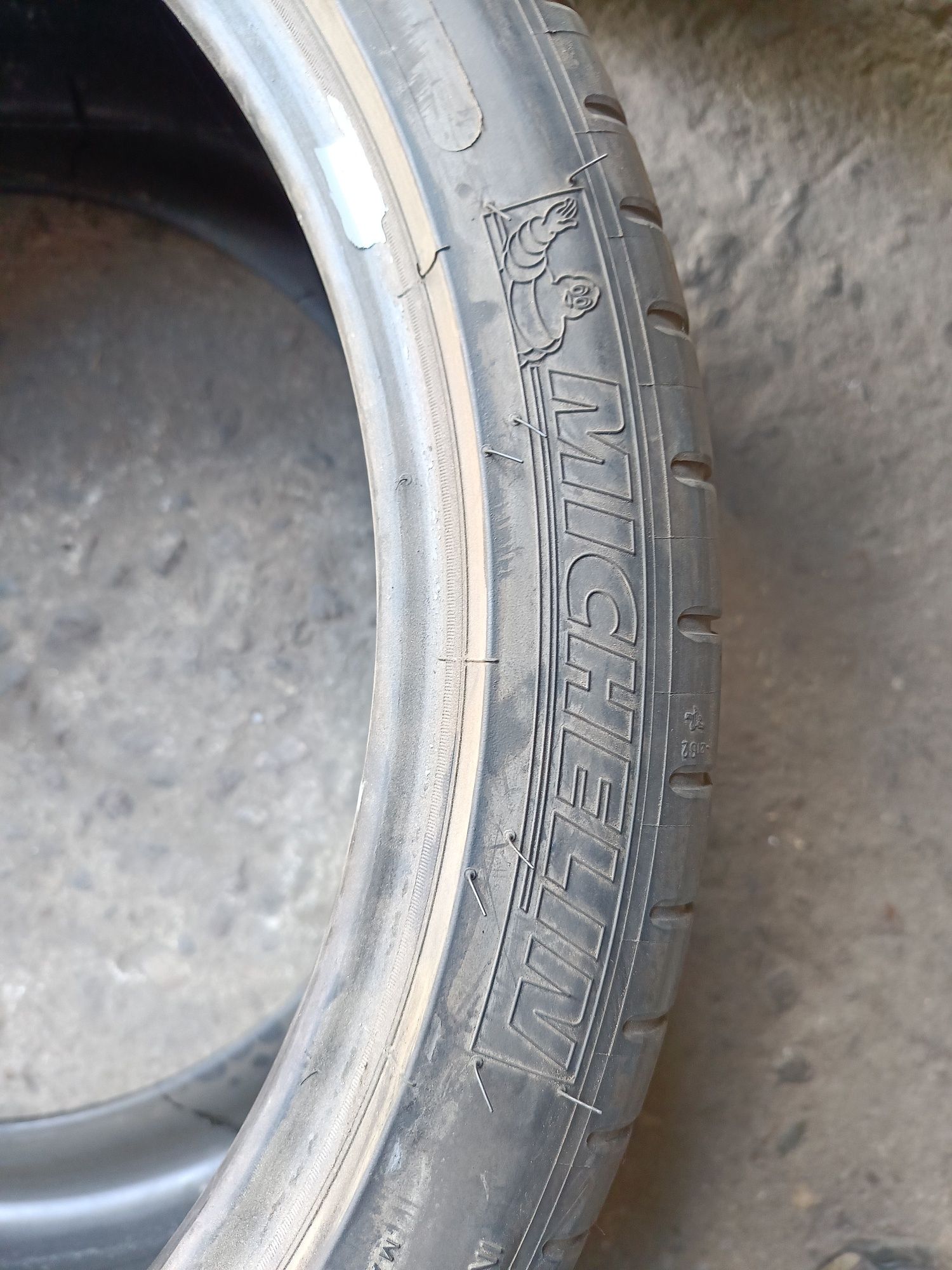 Летни гуми --20цола -295/30-1бр.-110лв."MICHELIN"