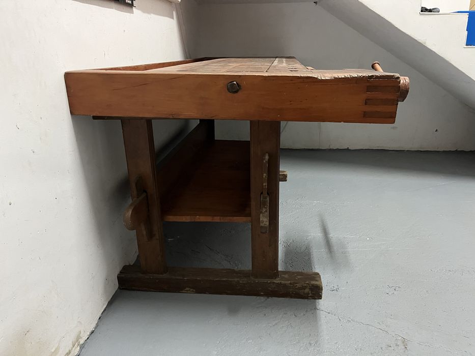 Masa clasica de tamplarie