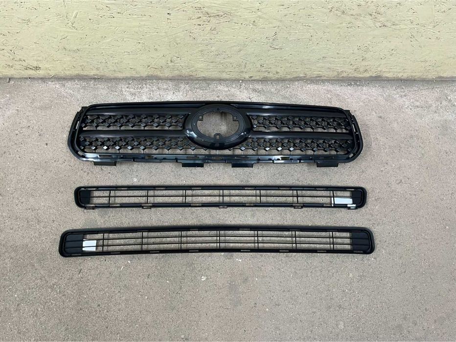 Решетка на Тайота Рав4 2005- (Тайвань) / Toyota Rav4 2008