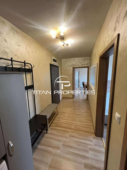 Дава се под наем Тристаен апартамент в Варна, Център - 104 кв.м за 1380 € - Снимка #21