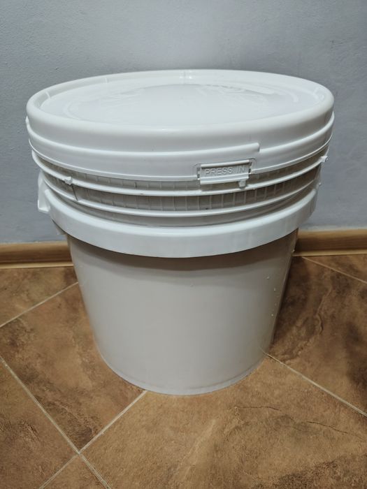 Крепкое ведро 30 л с закручивающейся крышкой