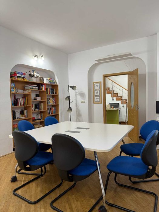 Spații pentru educație, workshopuri și consiliere