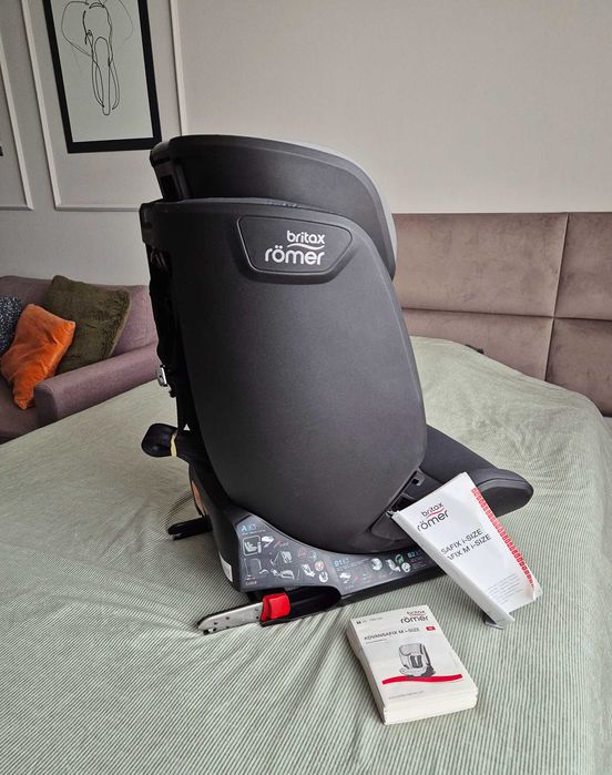 Ново столче Britax Römer Advansafix M i-Size (15мес - 12год) с ISOFIX