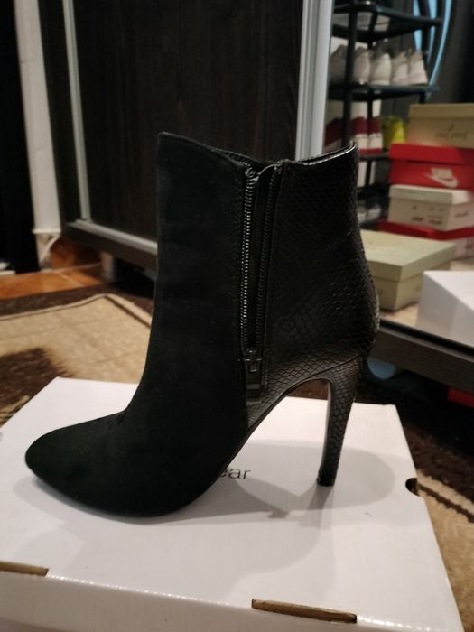 Ghete negre și verzi