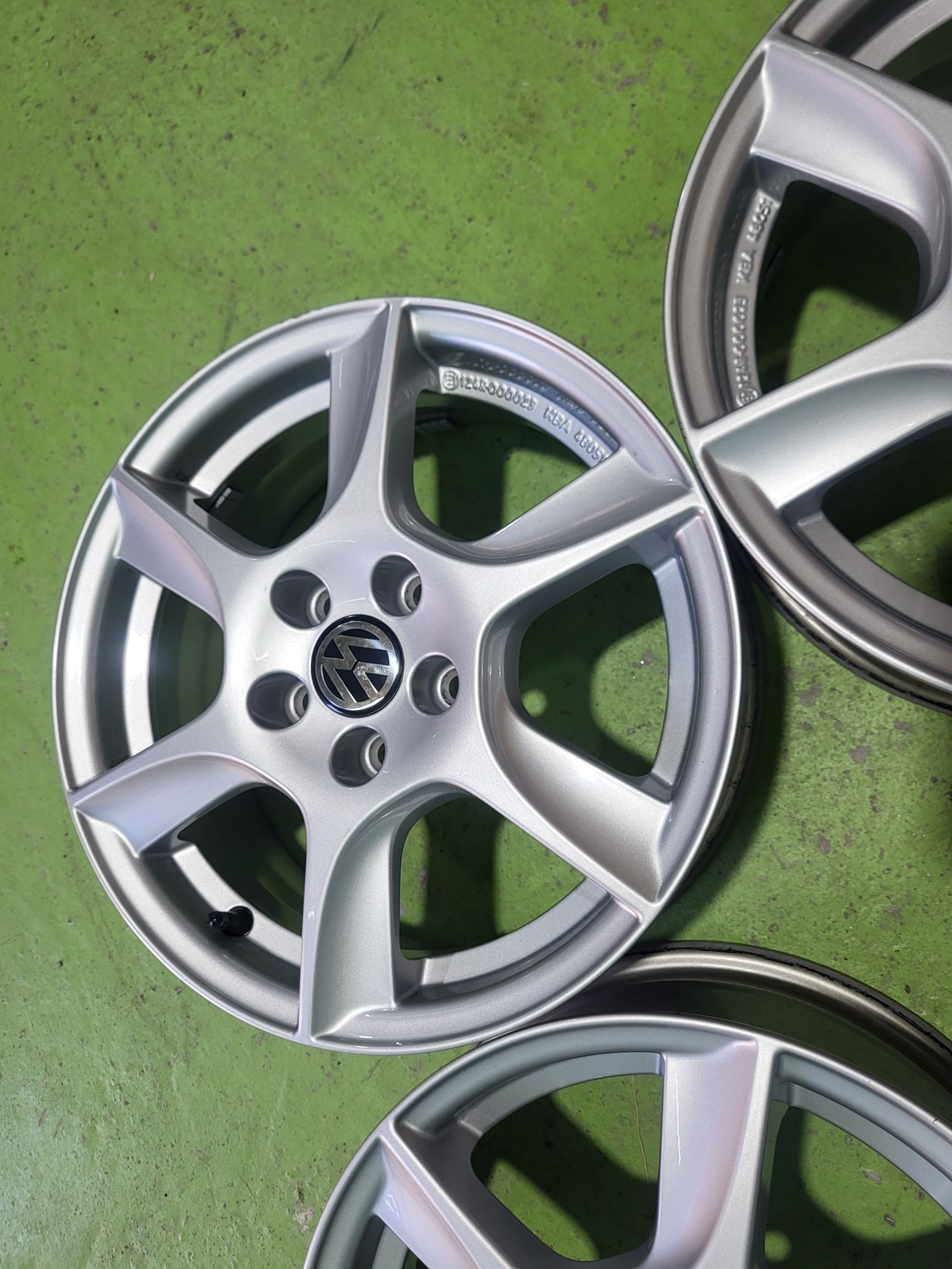 15 5x100 Vw Polo Skoda Fabia Seat лети джанти 5х100