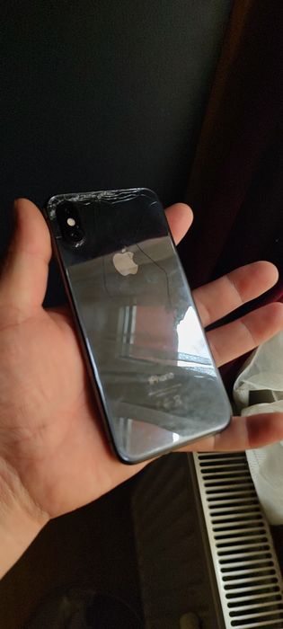 iPhone XS. Cu ecran defect parțial