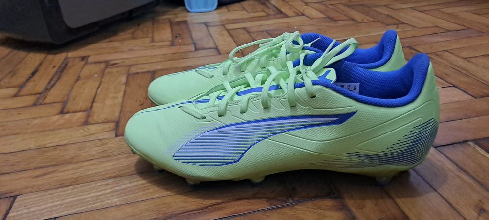 Ghete de fotball Puma