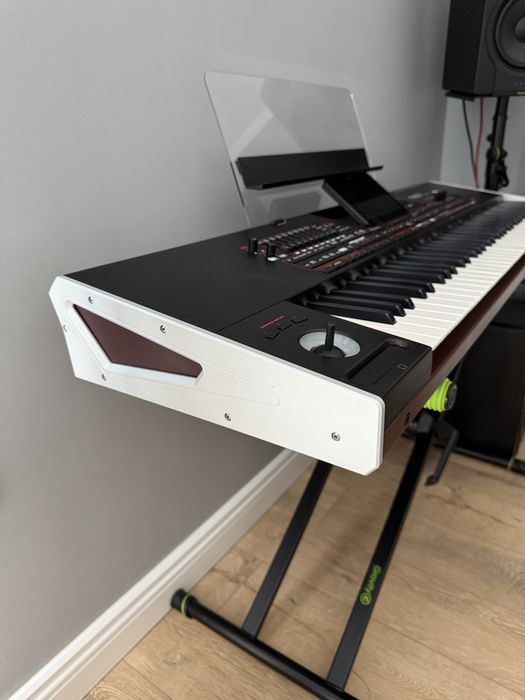 Korg PA4X - 76 International