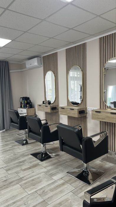 Post coafor si manichiura in salon