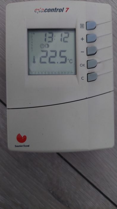 Vând termostat Saunier Duval