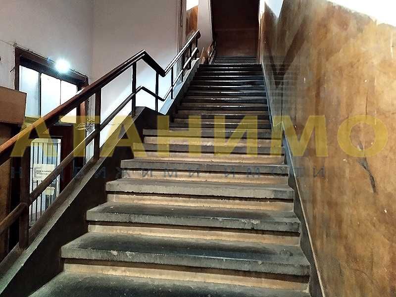 Продава се Тристаен апартамент в София, Център - 82 кв.м за 3537 €/кв.м - Снимка #13