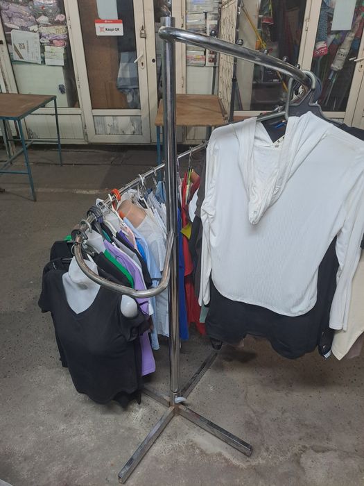 Продам вешалку железную круглую