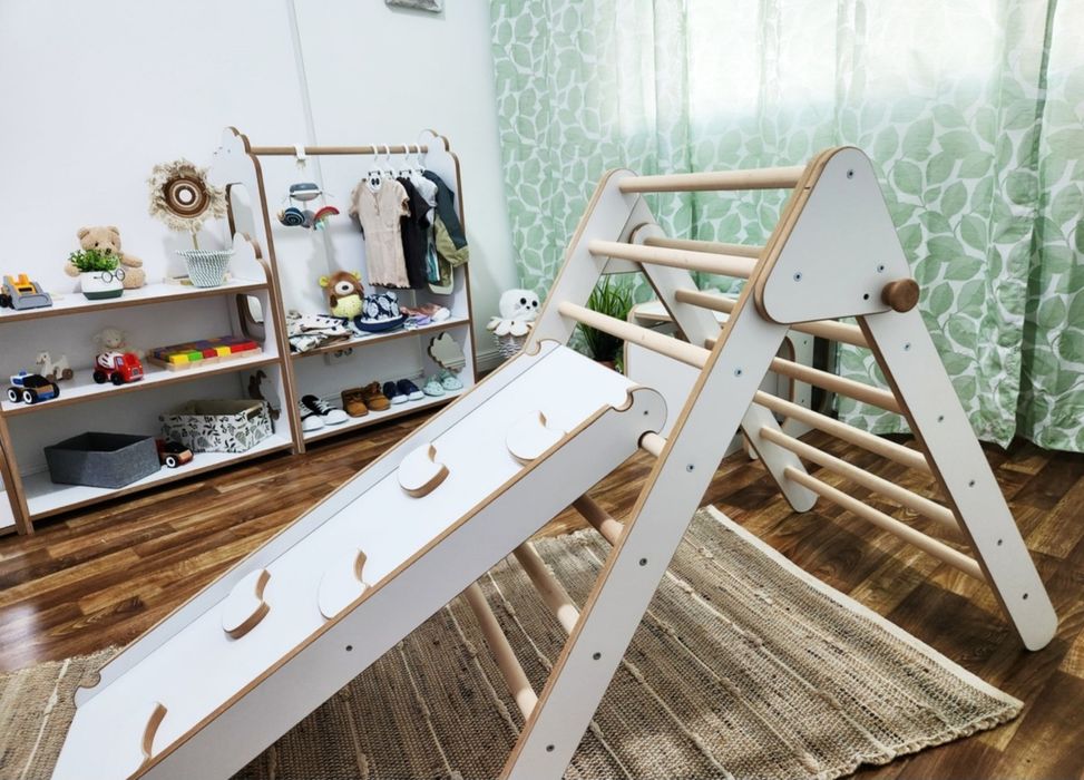 Пиклер триъгълник за катерене и пързалка. монтесори