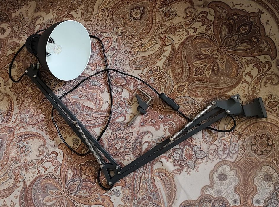 Продам настольную лампу IKEA б/у