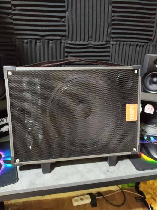 Колонка гитарная на аккумуляторе