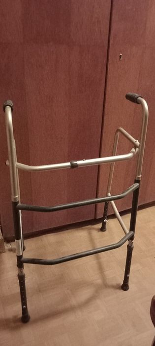 Проходилка + патерици и бастун