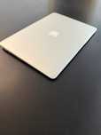 Macbook air A1466 2017 13 inch, procesor i5, 8GB Ram, impecabil