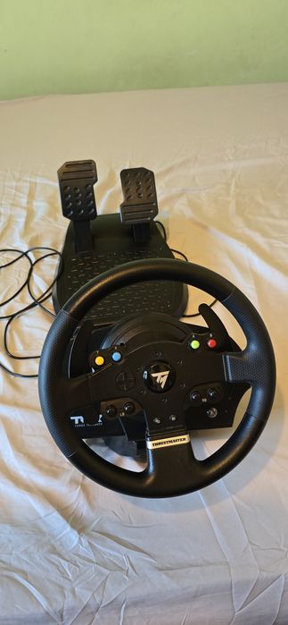 Vând volan  gaming Thrustmaster