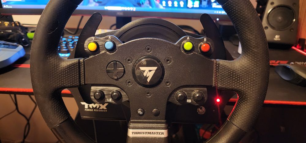 Volan Thrustmaster TMX Force Feedback