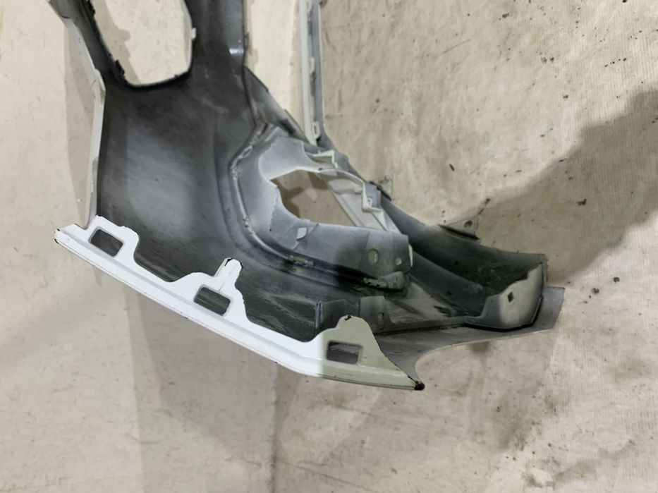 Bara fata Ford Fiesta, ST-Line, 2017, 2018, 2019, 2020, 2021, cod origine OE H1BB-17757-E1, in stare foarte buna.
