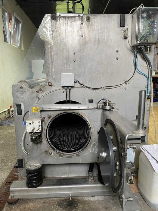Utilaj de spălat covoare marca Cattinet 3+1
