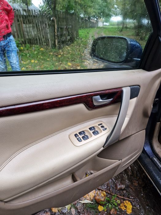 Vind sau petru dezmebrat volvo s60 2.4