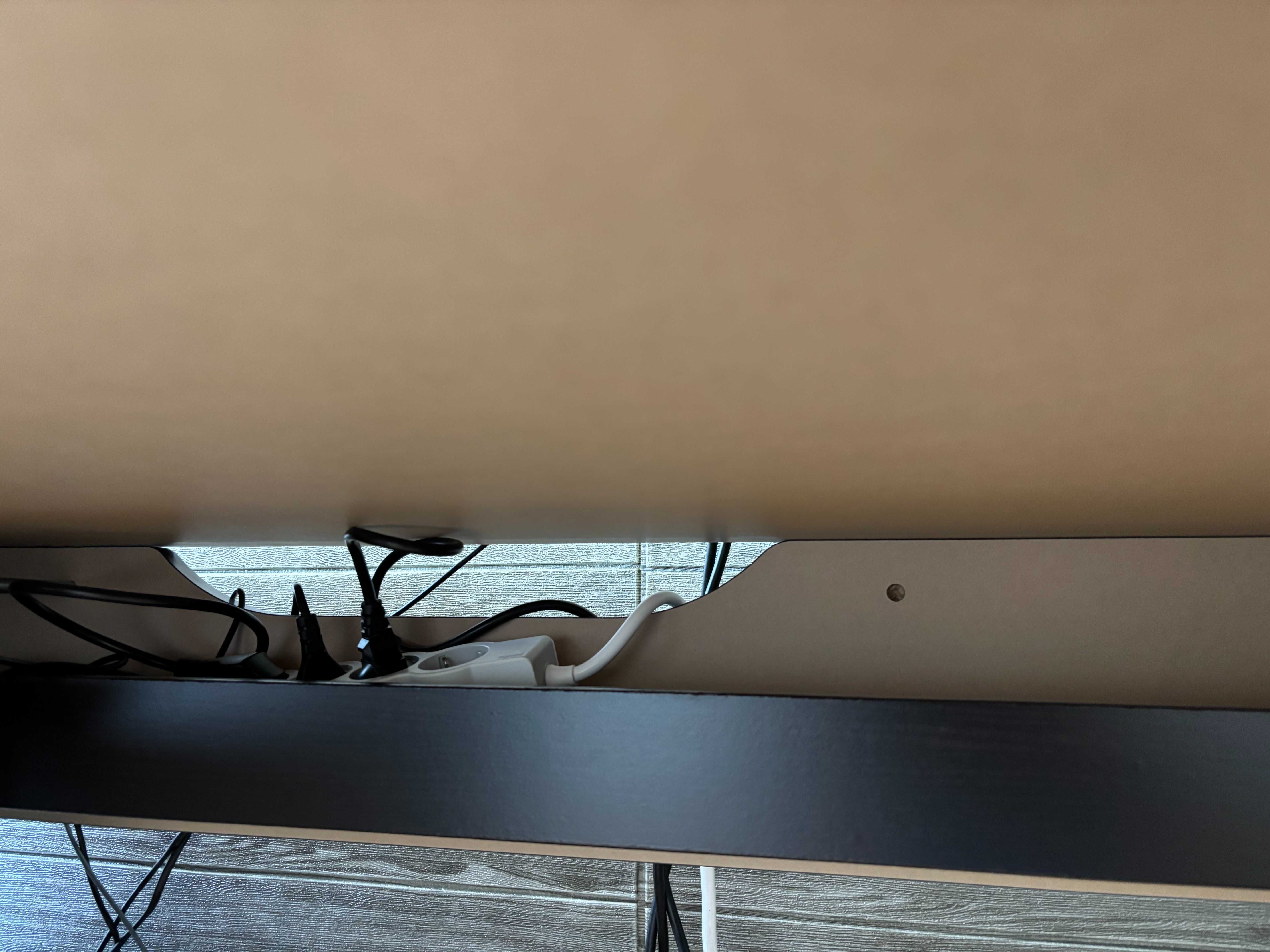 IKEA MALM - Бюро с подвижен плот, черно