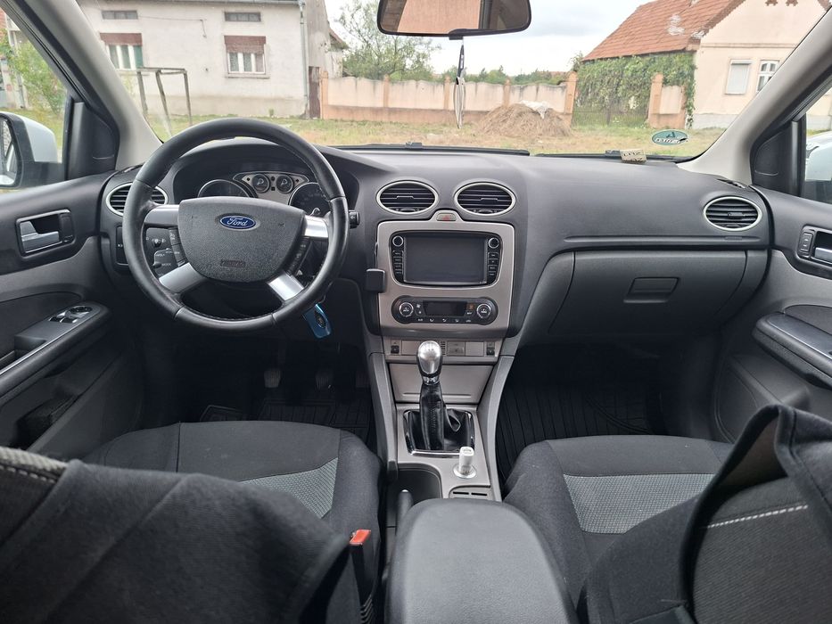 Vând Ford Focus 2 Hatchback