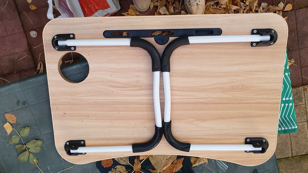 Сгъваема масичка за лаптоп с отделение за чаша