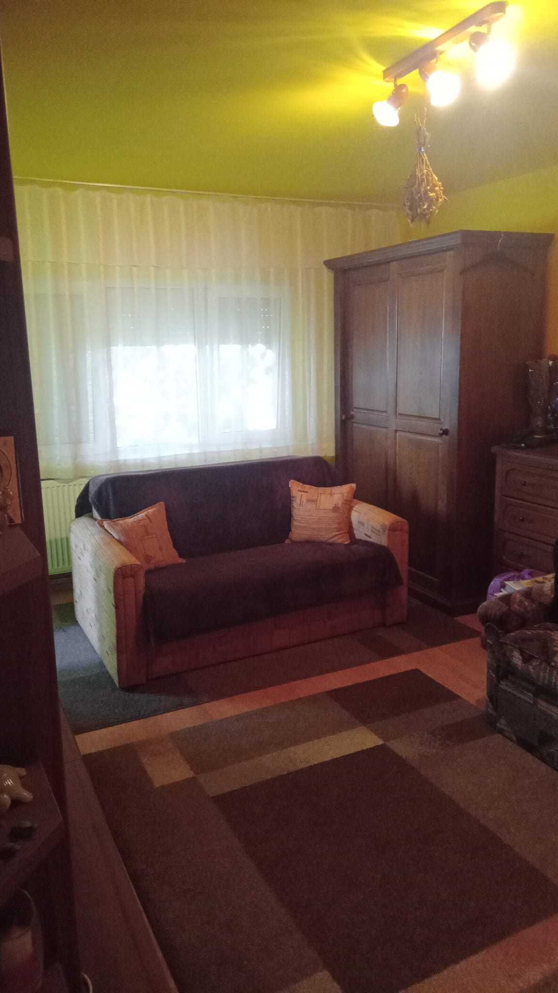 Vând apartament 3 camere