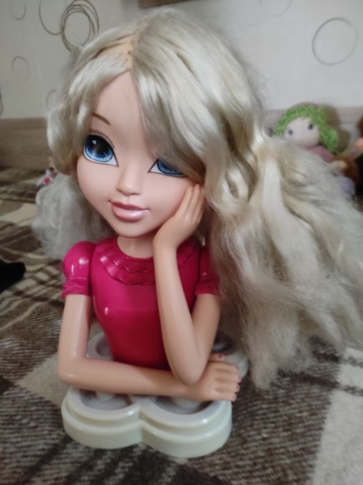 Играчка кукла модел за прически