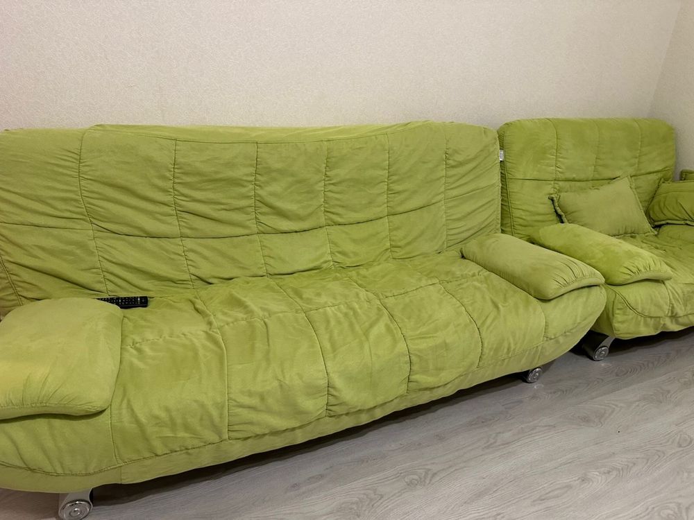 Продам диван с креслами