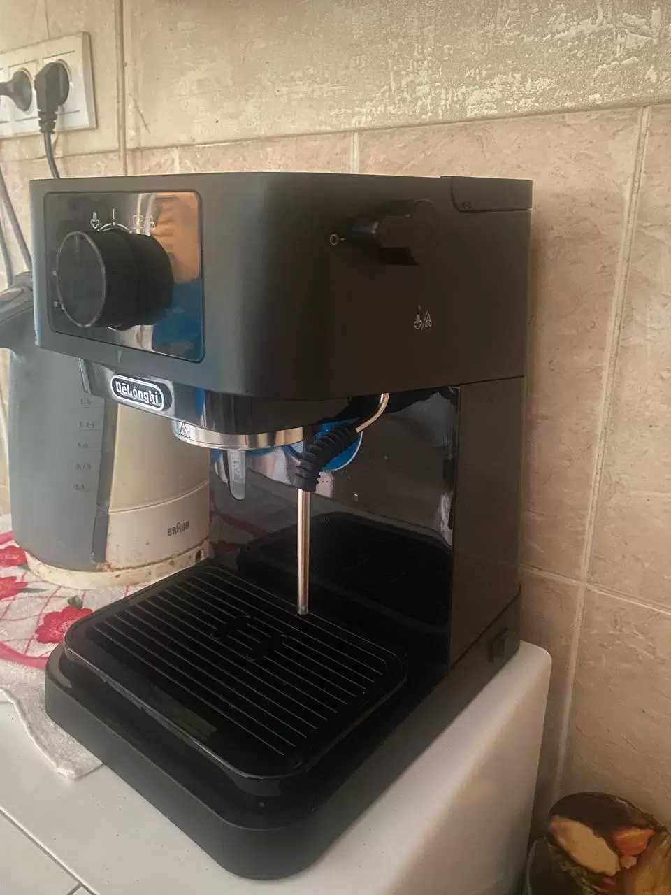 Кофеварка Рожковая DeLonghi EC230.BK