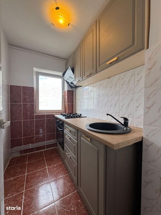 Garsonieră confort 1, localizată în zona de sus a orașului.