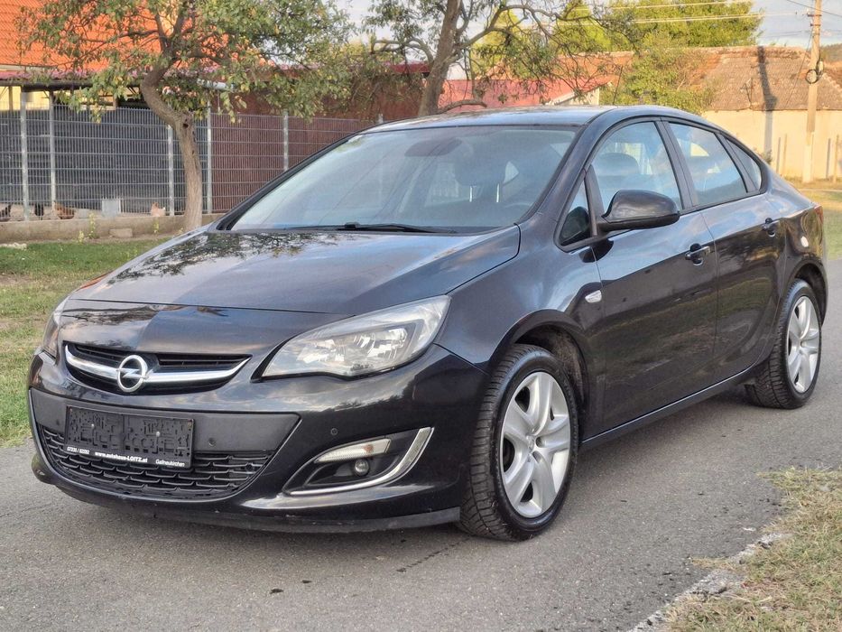 Opel Astra J Limuzina  - 1.4i Turbo - 140 CP